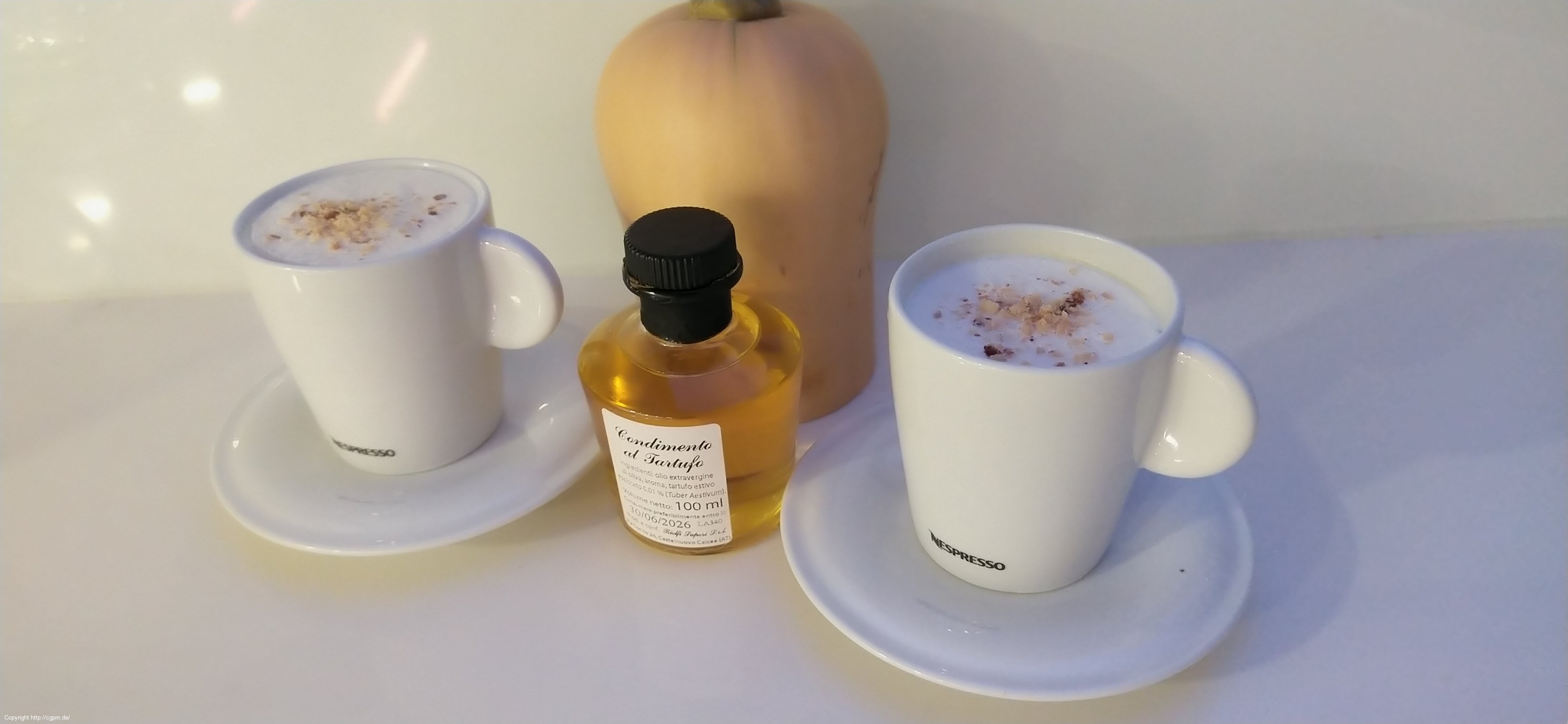 Getrüffelter Cappuccino vom Buitternut-Kürbis